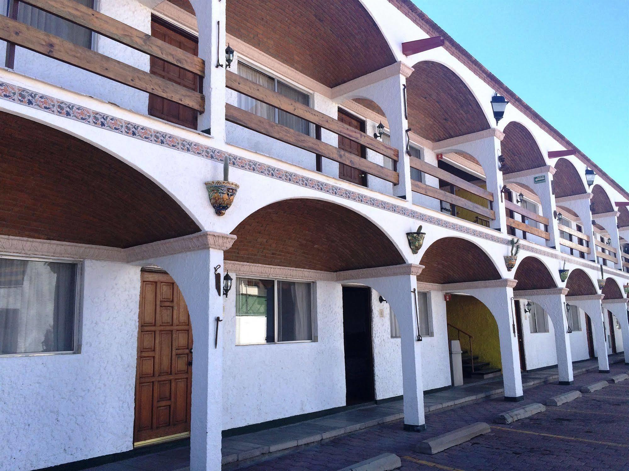 State Inn Chihuahua Buitenkant foto