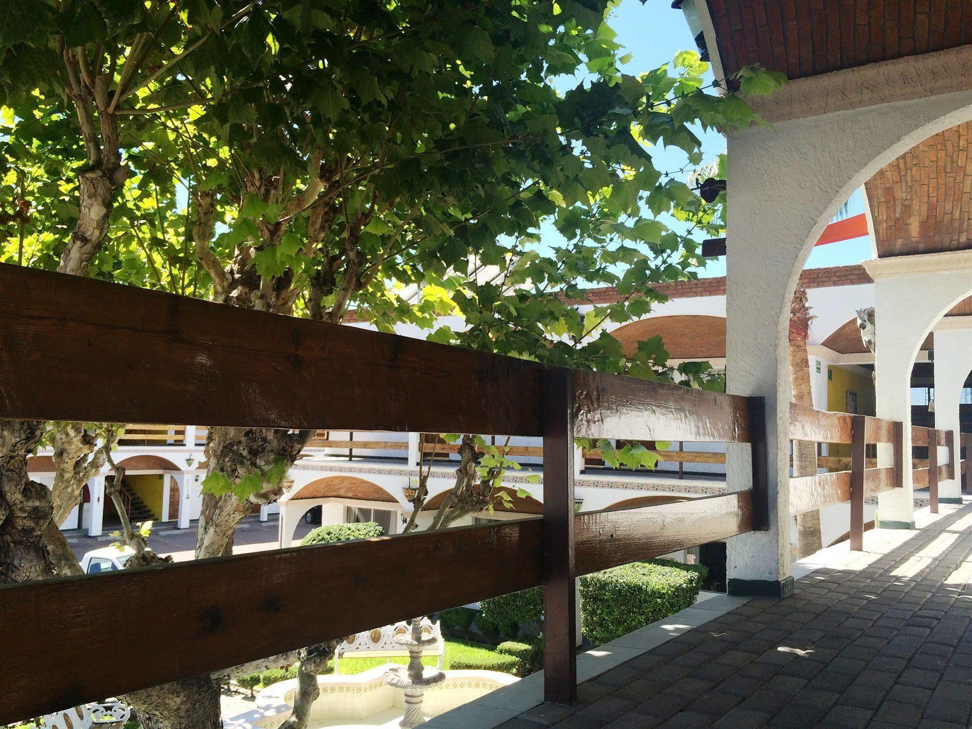 State Inn Chihuahua Buitenkant foto