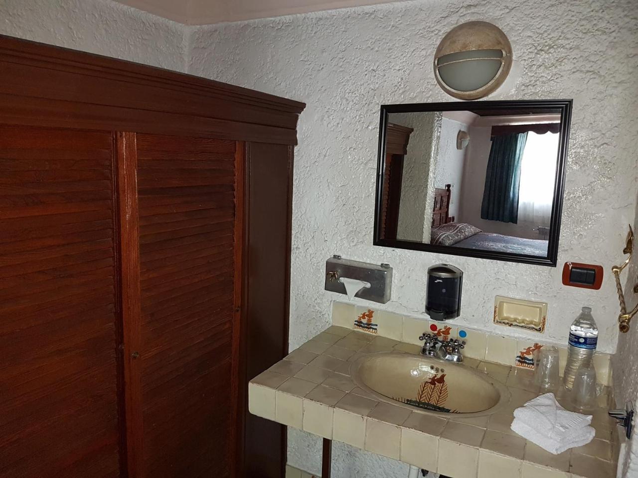State Inn Chihuahua Buitenkant foto